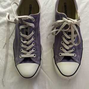 Lavender CT Converse, women’s size 11, men’s size 9.